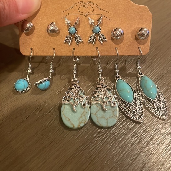 NWT womens Earrings set boho style - Picture 2 of 5